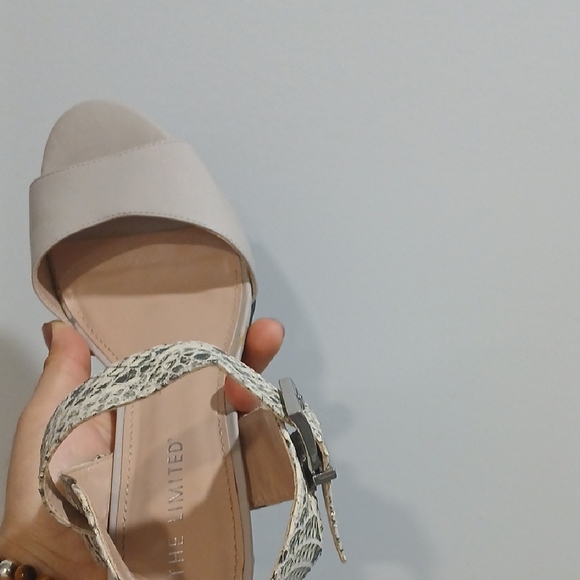 Elegant Cream and Snake Print Women's Heels - Picture 2 of 4